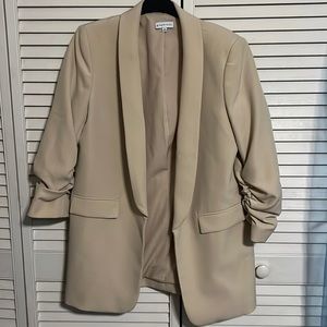 Brand new nude Gianna Bini blazer